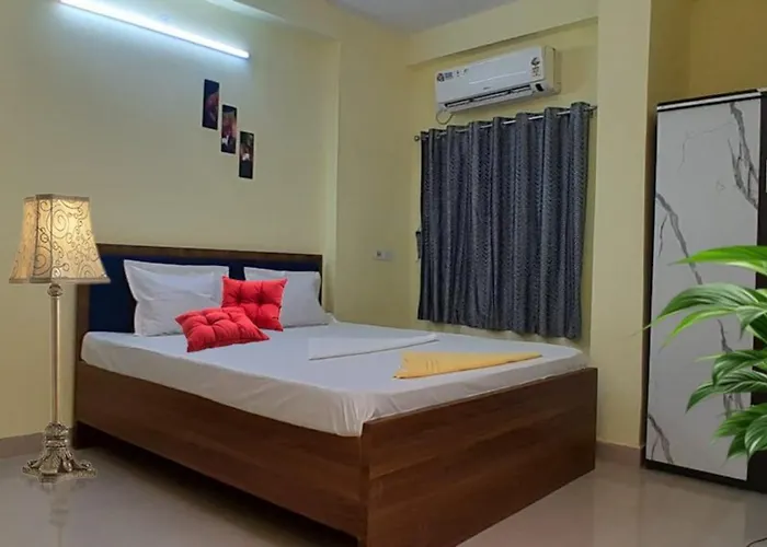 Goroomgo The Grand Inn Ruby Kolkata